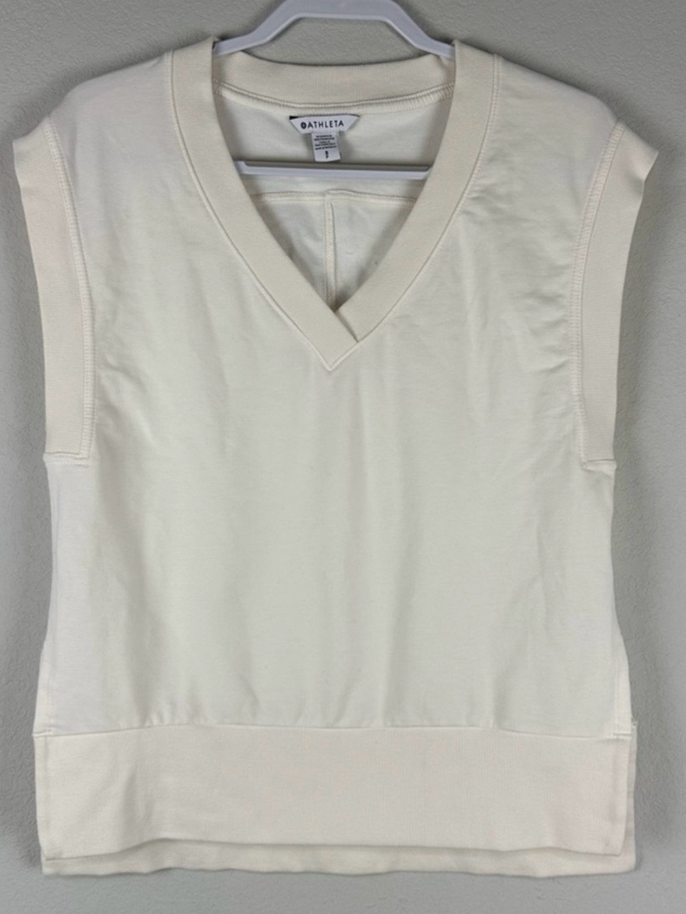 NWT Athleta Off-White V-Neck Sleeveless Knit Top